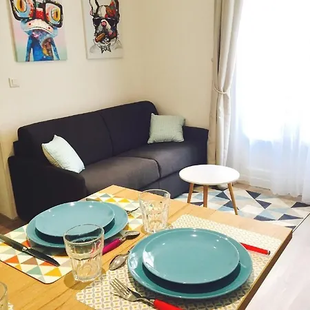 距离停车场100米的中心公寓 *