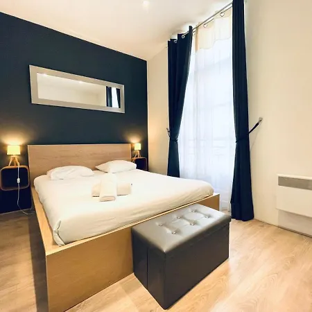 Centre, Parking 100m Apartment *